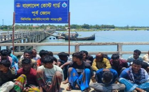মিয়ানমারে সিমেন্ট পাচারের সময়  ২ হাজার ৪০০ বস্তা সিমেন্টসহ ৩৩ পাচারকারী আটক 